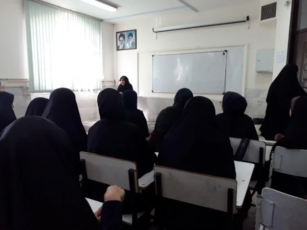 بازدید دانش آموزان دبیرستان حضرت زهرا(س) از پردیس حضرت معصومه(س) 2