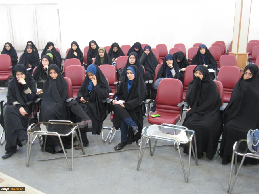 نشست مسؤولان پردیس حضرت معصومه(س) با نمایندگان دانشجویی 2