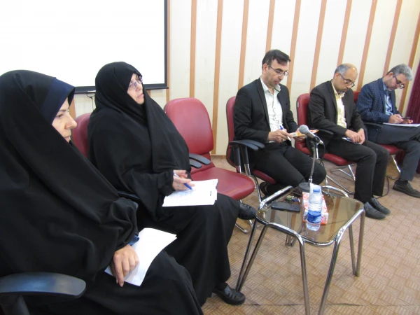 نشست مسؤولان پردیس حضرت معصومه(س) با نمایندگان دانشجویی 2