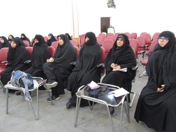 نشست مسؤولان پردیس حضرت معصومه(س) با نمایندگان دانشجویی 2