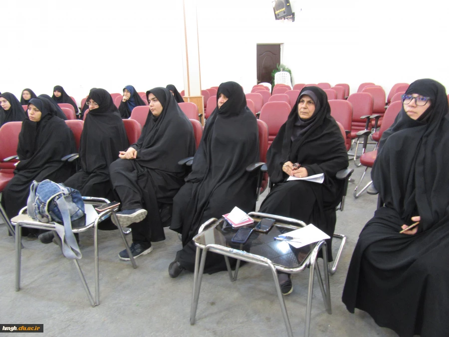 نشست مسؤولان پردیس حضرت معصومه(س) با نمایندگان دانشجویی 2