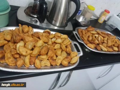 برگزاری کلاس آموزش شیرینی پزی به مناسبت هفته سرای دانشجویی