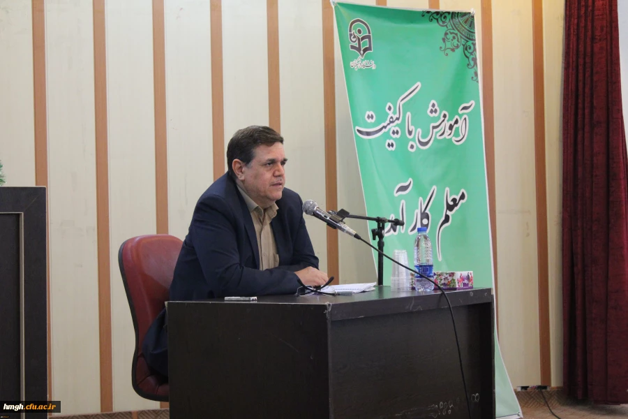 برگزاری مراسم بزرگداشت دهه سرآمدی آموزش و مقام شامخ معلم با حضور دکتر خنیفر ریاست محترم دانشگاه فرهنگیان در پردیس حضرت معصومه(س)  2