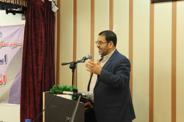 برگزاری مراسم بزرگداشت دهه سرآمدی آموزش و مقام شامخ معلم با حضور دکتر خنیفر ریاست محترم دانشگاه فرهنگیان در پردیس حضرت معصومه(س)  3