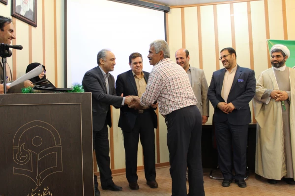 برگزاری مراسم بزرگداشت دهه سرآمدی آموزش و مقام شامخ معلم با حضور دکتر خنیفر ریاست محترم دانشگاه فرهنگیان در پردیس حضرت معصومه(س)  5