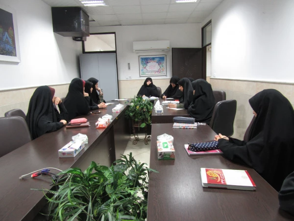 جلسه مسؤولان پردیس حضرت معصومه(س) با نمایندگان دانشجویان در آستانه ماه مبارک رمضان 2