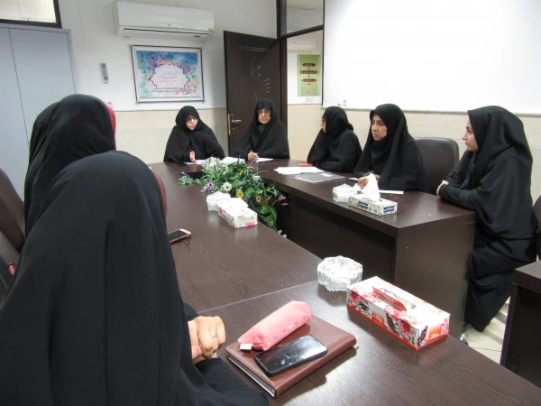 جلسه مسؤولان پردیس حضرت معصومه(س) با نمایندگان دانشجویان در آستانه ماه مبارک رمضان 2