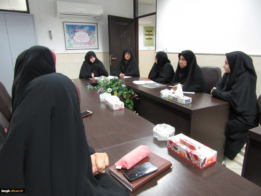 جلسه مسؤولان پردیس حضرت معصومه(س) با نمایندگان دانشجویان در آستانه ماه مبارک رمضان 2