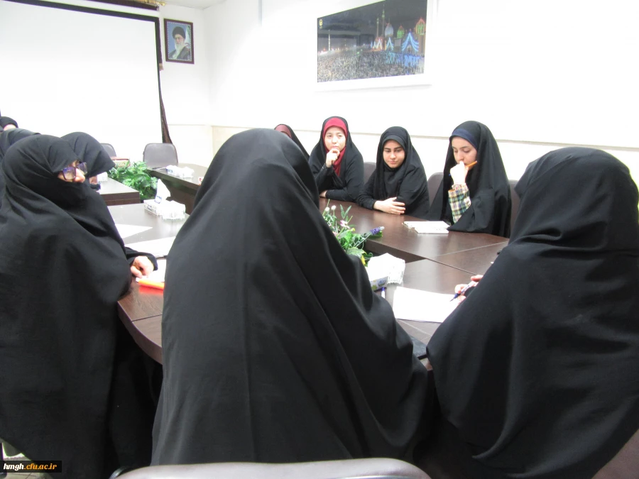 جلسه مسؤولان پردیس حضرت معصومه(س) با نمایندگان دانشجویان در آستانه ماه مبارک رمضان 2