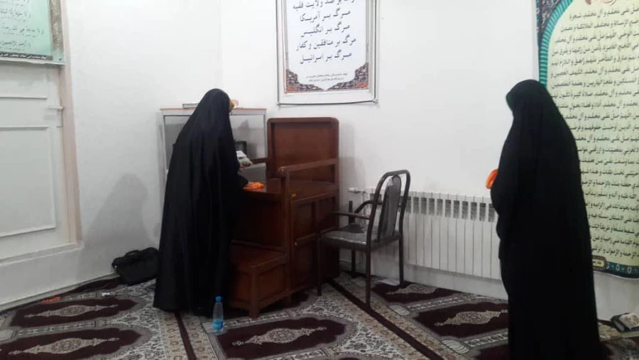 در آستانه حلول ماه مبارک رمضان:
غبارروبی نمازخانه پردیس توسط دانشجومعلمان 2