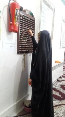 در آستانه حلول ماه مبارک رمضان:
غبارروبی نمازخانه پردیس توسط دانشجومعلمان 2