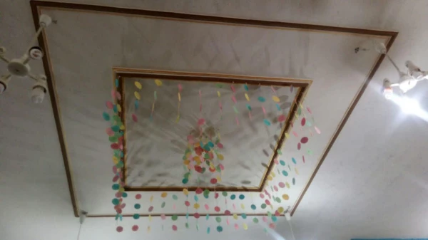 در آستانه حلول ماه مبارک رمضان:
غبارروبی نمازخانه پردیس توسط دانشجومعلمان 2