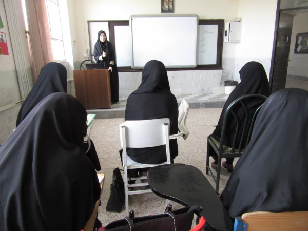 برگزاری جلسات دفاع از کارنمای معلمی (پروژه) 2
