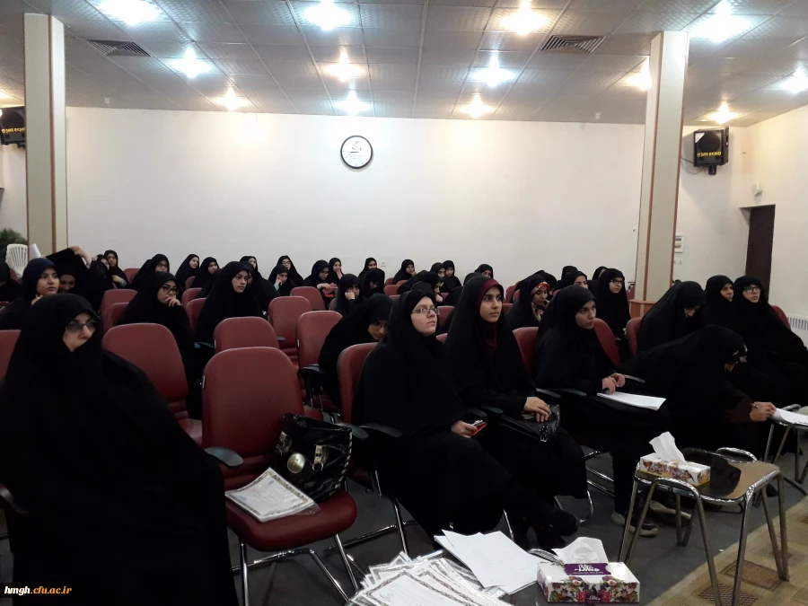 برگزار شد:

موضوع برنامه ساعت فرهنگی این هفته:«خانواده و فرزند آوری» 
 2