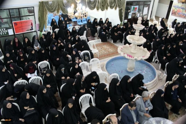 معاون دانشجویی دانشگاه فرهنگیان از انتخابات شورای صنفی پردیس حضرت معصومه(س) بازدید نمود. 2