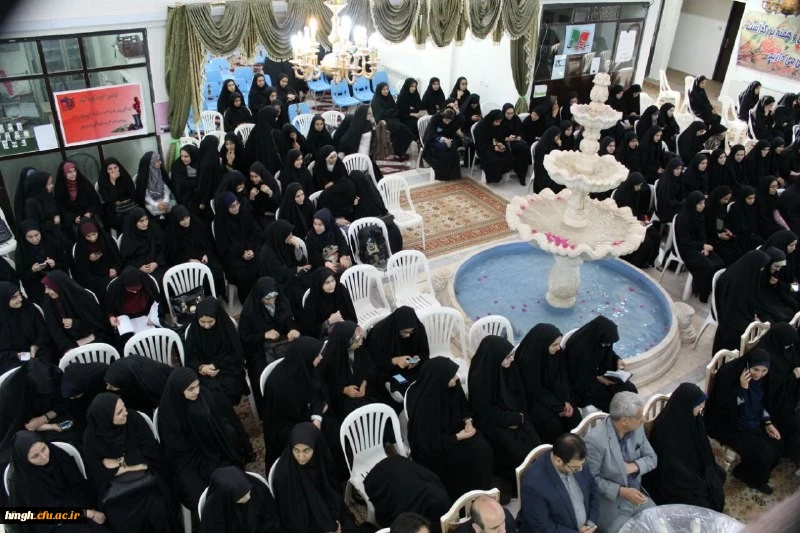 معاون دانشجویی دانشگاه فرهنگیان از انتخابات شورای صنفی پردیس حضرت معصومه(س) بازدید نمود. 2