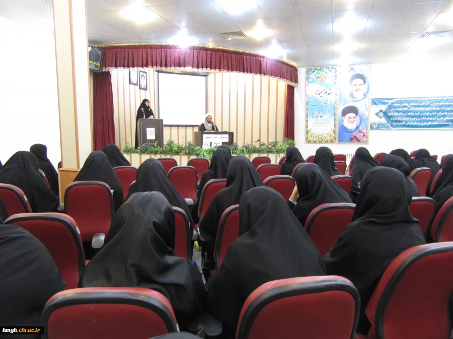 جلسه آموزش احکام پرکاربرد دانشجویی در پردیس حضرت معصومه(س) برگزار گردید. 2