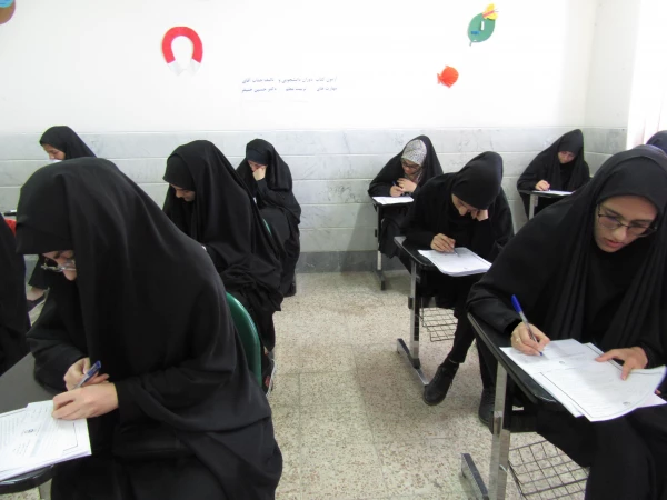 مسابقه کتابخوانی از کتاب مهارت های دوران دانشجویی و تربیت معلم برگزار گردید. 3