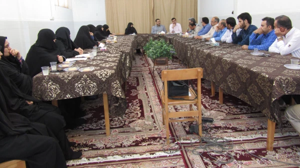 جلسه شورای اداری پردیس حضرت معصومه(س) برگزار گردید. 2