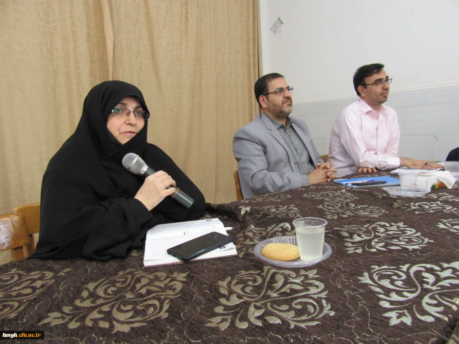 جلسه شورای اداری پردیس حضرت معصومه(س) برگزار گردید. 2