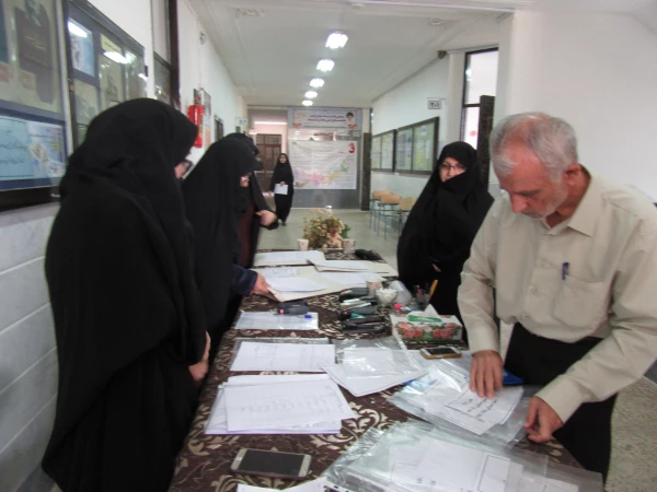 بازدید مسؤولان دانشگاه فرهنگیان استان قم از پردیس حضرت معصومه(س) در نخستین روز برگزاری امتحانات پایان نیمسال دوم 2