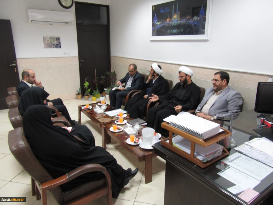 برگزار شد: 

جلسه هماهنگی مراسم تدفین پیکر مطهر شهید گمنام در پردیس حضرت معصومه(س) 2