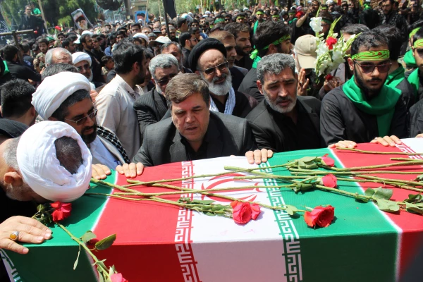 برگزار شد:

مراسم تشییع و خاکسپاری پیکر پاک شهید گمنام دفاع مقدس در پردیس حضرت معصومه (س) 2