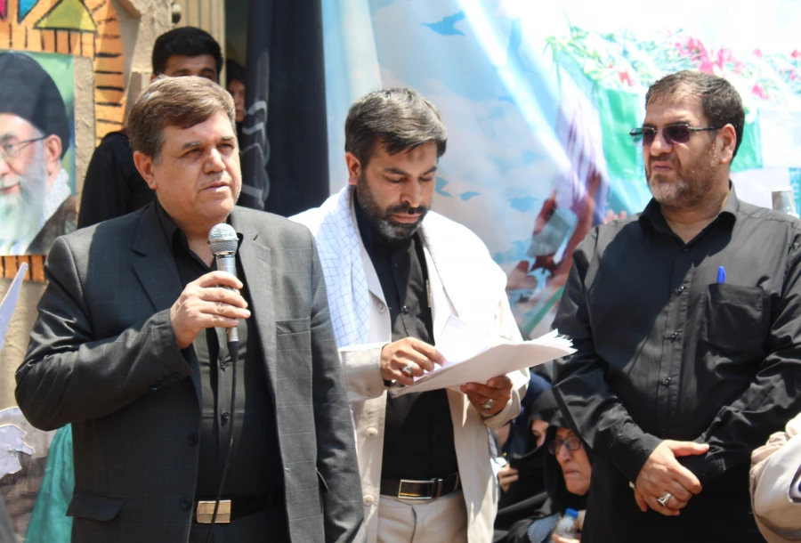 برگزار شد:

مراسم تشییع و خاکسپاری پیکر پاک شهید گمنام دفاع مقدس در پردیس حضرت معصومه (س) 2