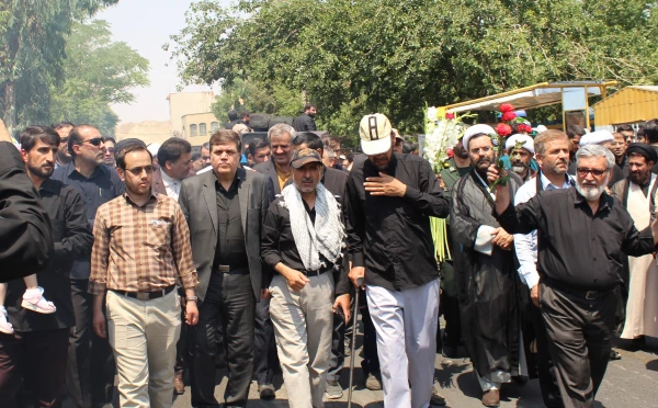 برگزار شد:

مراسم تشییع و خاکسپاری پیکر پاک شهید گمنام دفاع مقدس در پردیس حضرت معصومه (س) 5