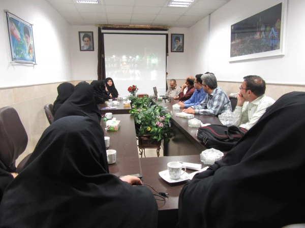 برگزار شد: 

جلسه شورای اداری پردیس حضرت معصومه(س) 2