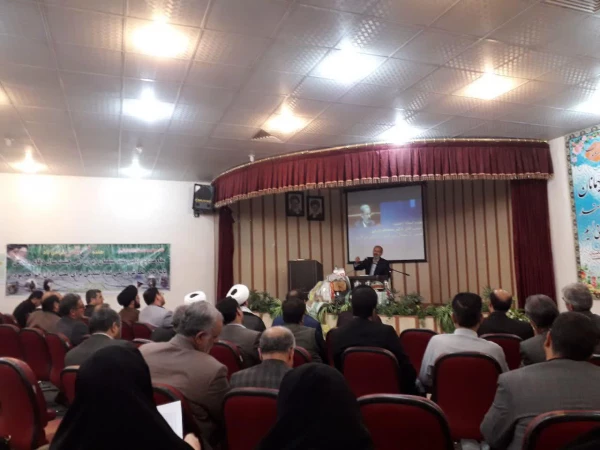 مراسم گرامیداشت هفته دفاع مقدس با حضور اساتید و کارکنان دانشگاه فرهنگیان استان قم برگزار گردید. 4