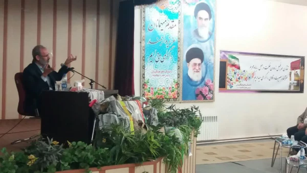 مراسم گرامیداشت هفته دفاع مقدس با حضور اساتید و کارکنان دانشگاه فرهنگیان استان قم برگزار گردید. 5