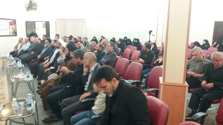 مراسم گرامیداشت هفته دفاع مقدس با حضور اساتید و کارکنان دانشگاه فرهنگیان استان قم برگزار گردید. 6