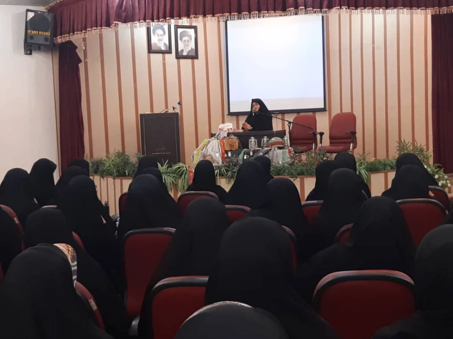 جلسه توجیهی دانشجومعلمان غیربومی ورودی 98 سرای دانشجویی 4