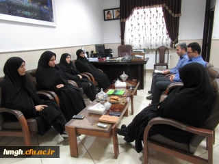 نشست صمیمی سرپرست پردیس حضرت معصومه(س) با همکاران واحدهای آموزش و امور دانشجویی