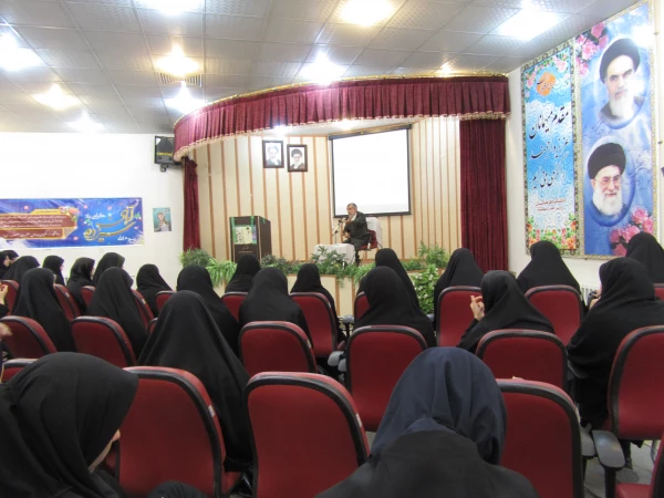 برگزار شد: 

کرسی آزاد اندیشی با موضوع "مذاکره آری یا نه ؟" 3