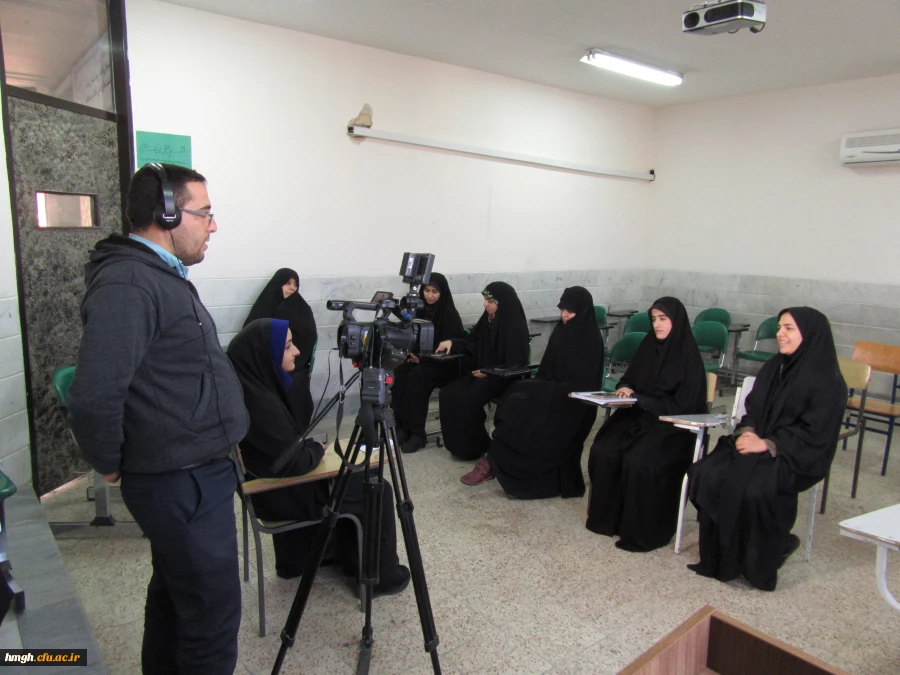 مصاحبه شبکه صدا و سیمای استانی نور با تعدادی از دانشجومعلمان پردیس حضرت معصومه(س) به مناسبت هفته وحدت 2