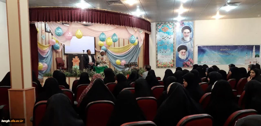 نشست صمیمی مسؤولان دانشگاه فرهنگیان استان قم و پردیس حضرت معصومه(س) با دانشجومعلمان در هفته وحدت 2