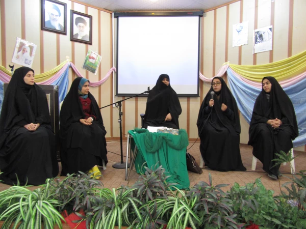 برنامه ساعت فرهنگی این هفته:

برگزاری کرسی آزاداندیشی با موضوع "حجاب اجباری: آری یا نه؟" 2