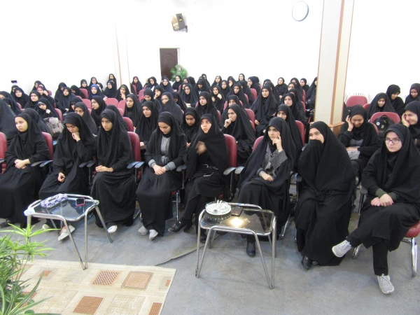 نشست صمیمی مسؤولان پردیس حضرت معصومه(س) با دانشجویان 2