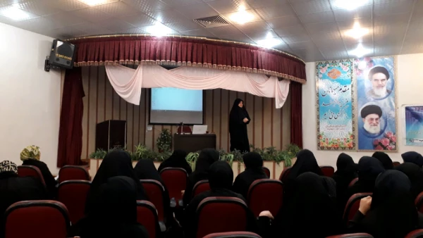 نشست معاون ابتدایی اداره کل آموزش و پرورش استان قم با داشجومعلمان پردیس حضرت معصومه(س)  2