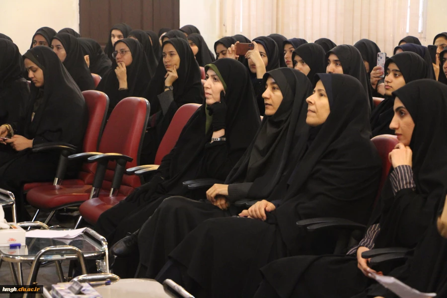 برگزاری همایش علمی دانشجویی «أعلام الأدب العربی المعاصر» به مناسبت روز جهانی زبان عربی و هفته پژوهش در پردیس حضرت معصومه (س) قم 2