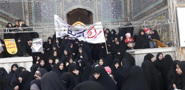 حضور مسؤولان، اساتید، کارکنان و دانشجومعلمان پردیس حضرت معصومه(س) در راهپیمایی حماسه یوم الله 9 دی 2