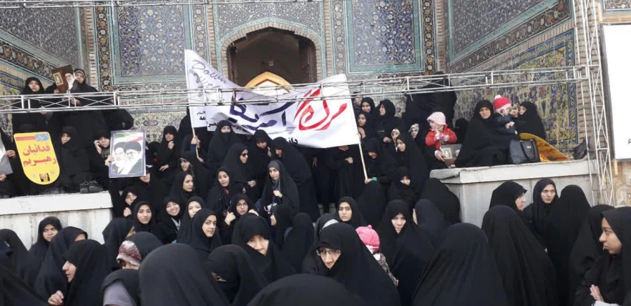 حضور مسؤولان، اساتید، کارکنان و دانشجومعلمان پردیس حضرت معصومه(س) در راهپیمایی حماسه یوم الله 9 دی 2