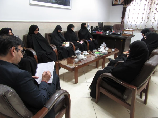 جلسه شورای پردیس حضرت معصومه(س) با موضوع تدارکات و اقدامات لازم در روز تشییع پیکر پاک شهید حاج قاسم سلیمانی برگزار شد. 2