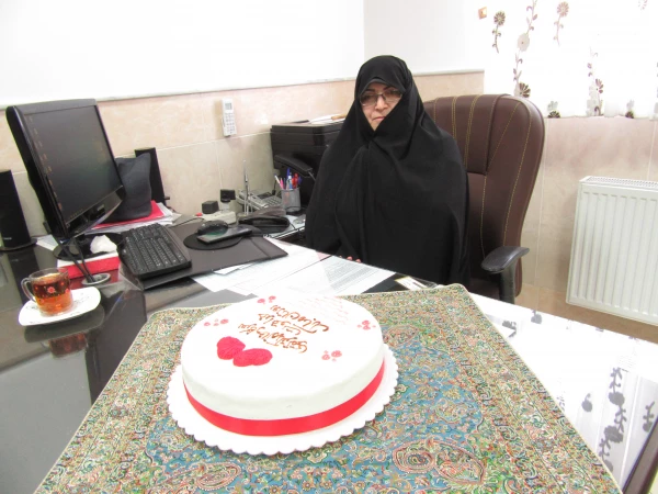 جلسه تجلیل سرپرست پردیس حضرت معصومه(س) توسط کارکنان در روز میلاد حضرت زهرا(س) 2