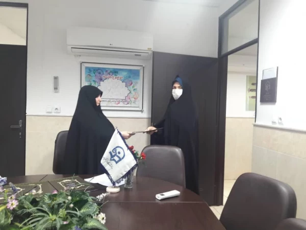 تقدیر از همکاران واحد آموزش و گروه پشتیبانی آموزش برخط در دوران کرونا به مناسبت هفته سرآمدی آموزش 4