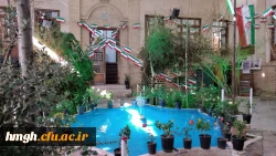 در اولین روز از دهه مبارک فجر: 

بازدید از منزل امام خمینی(ره) در قم 2