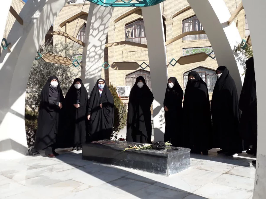 دومین روز از دهه مبارک فجر: 

میثاق با شهیدان 2