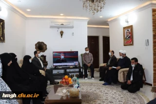 آخرین روزهای دهه مبارک فجر: 

دیدار با خانواده شهید فاطمه فیروزی: شهید مدافع سلامت